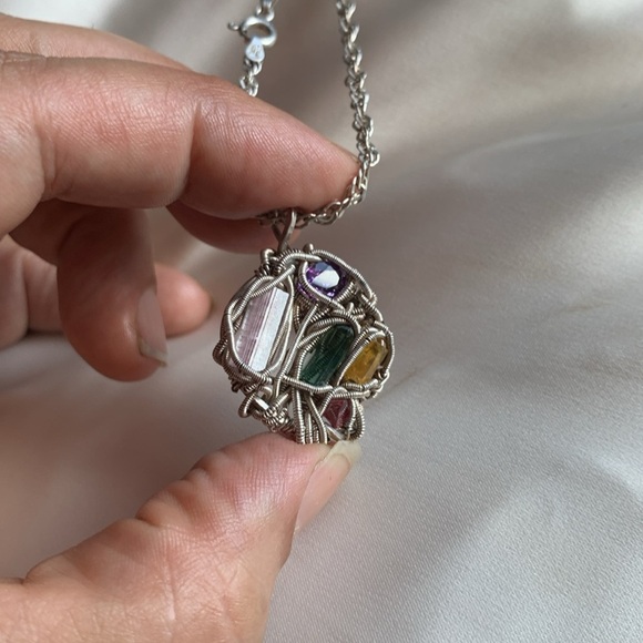 Multi gemstone Silver pendant is overflowing - Picture 3 of 8